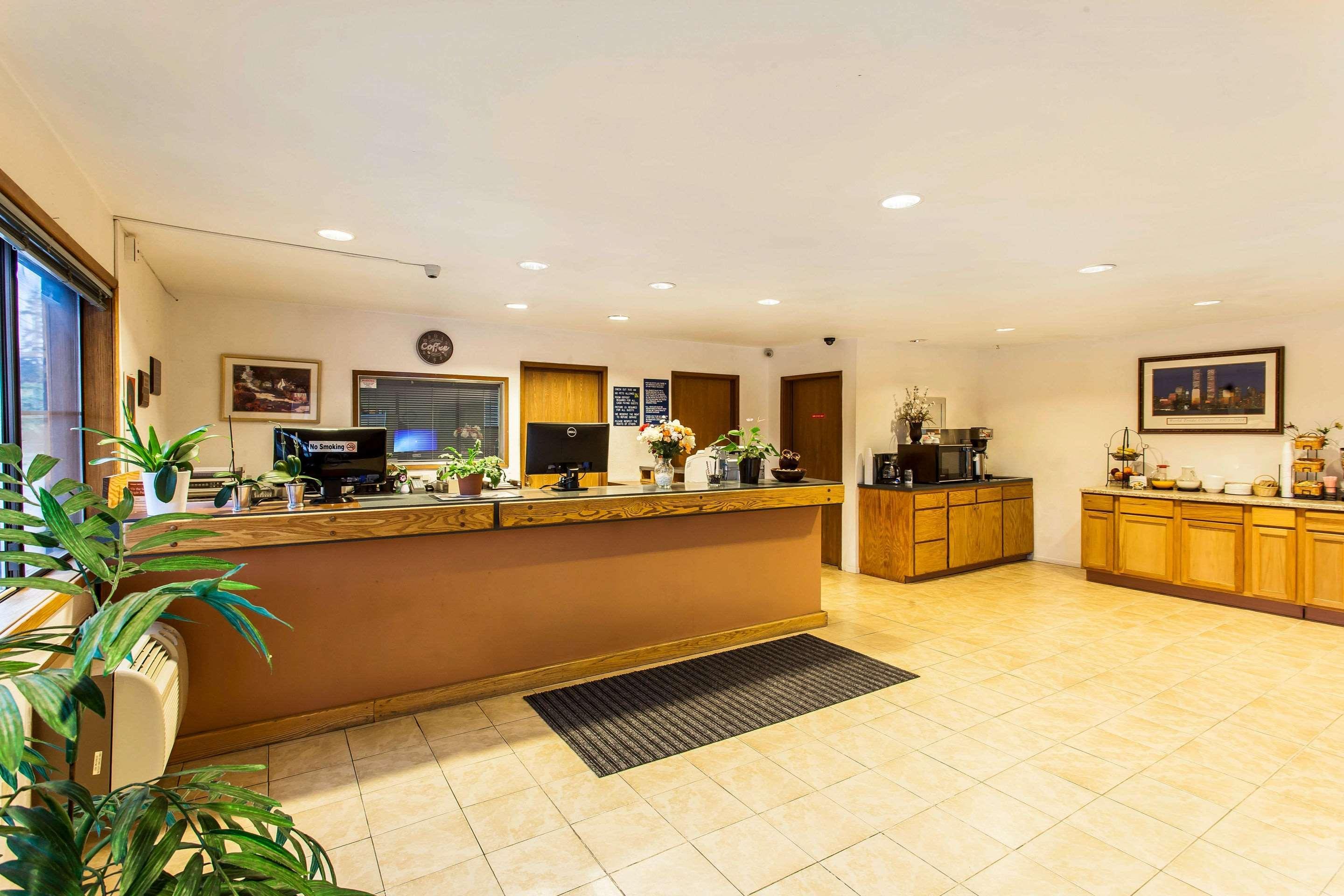 Econolodge Everett Bagian luar foto