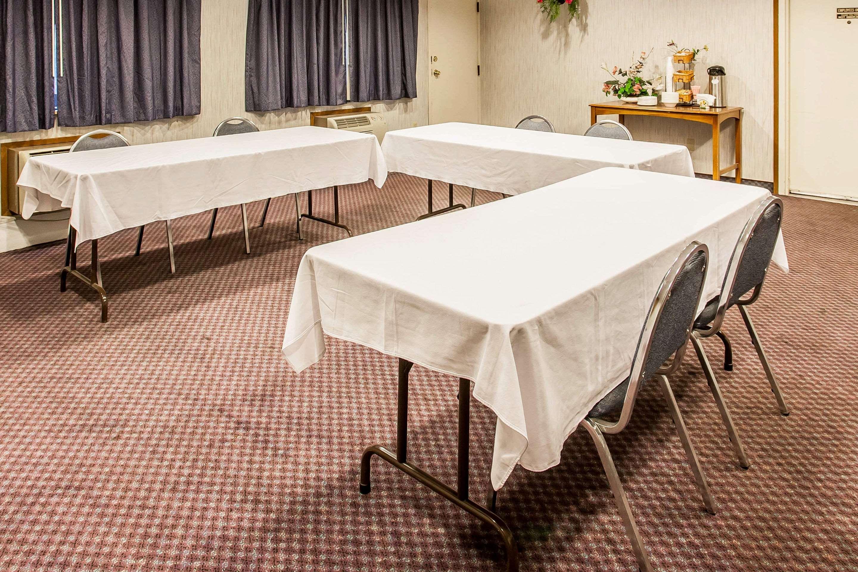Econolodge Everett Bagian luar foto