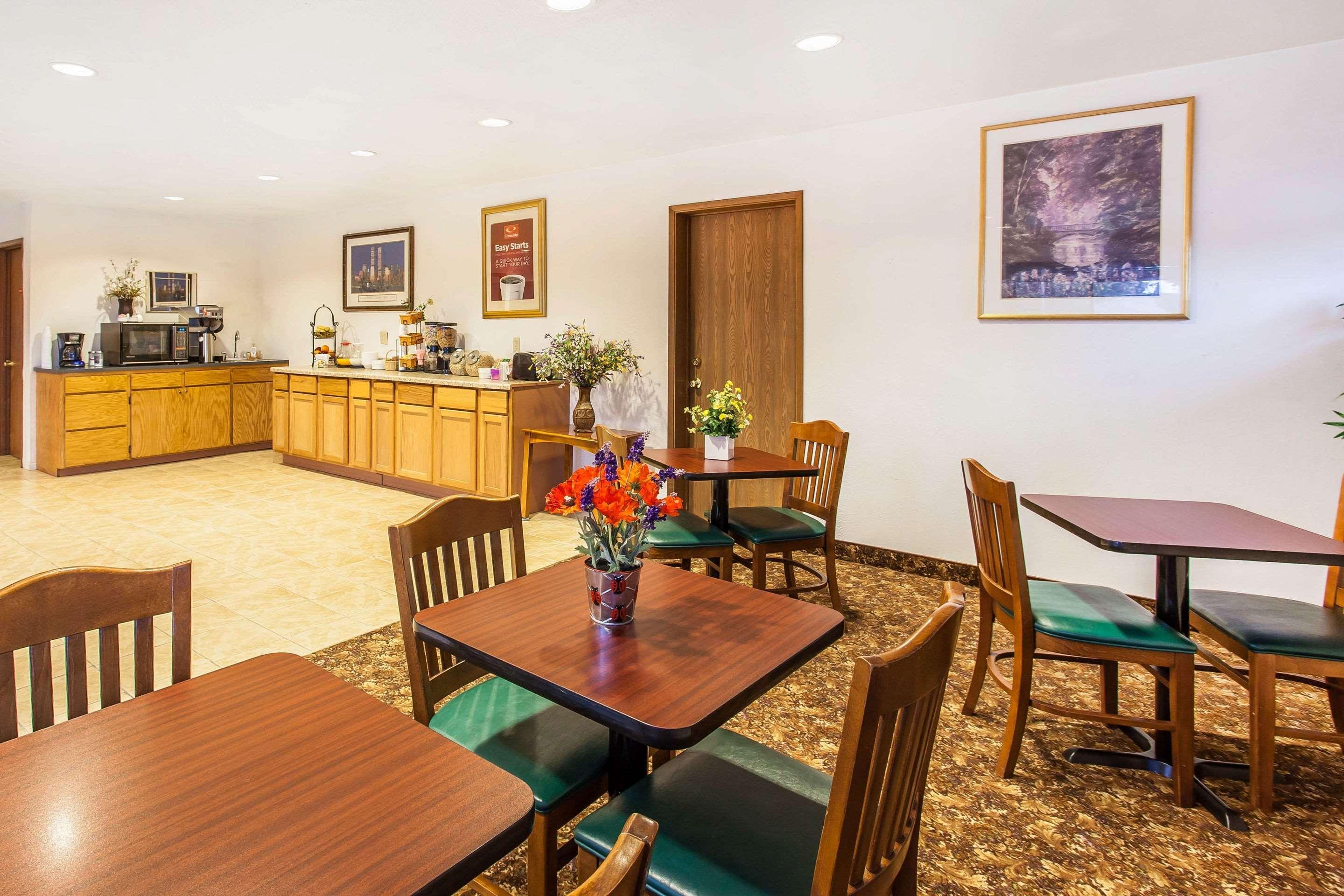 Econolodge Everett Bagian luar foto