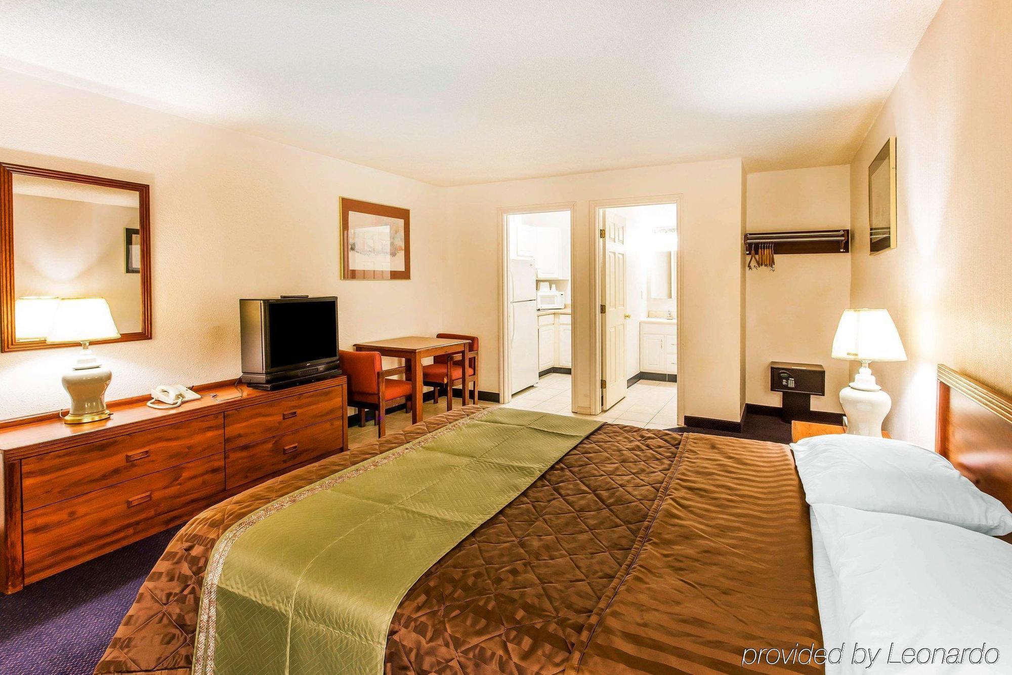 Econolodge Everett Bagian luar foto