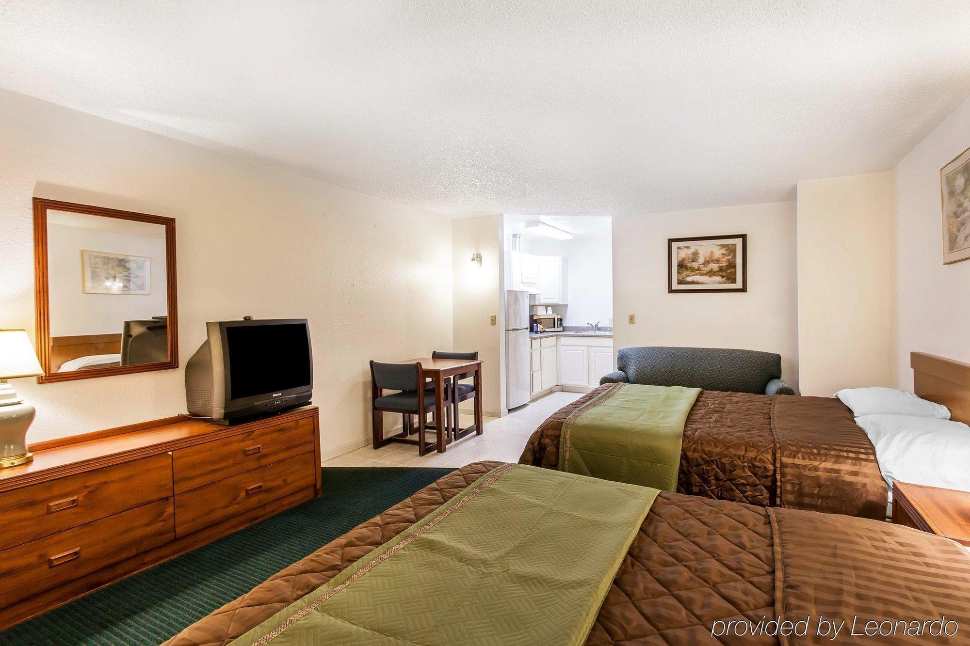 Econolodge Everett Bagian luar foto