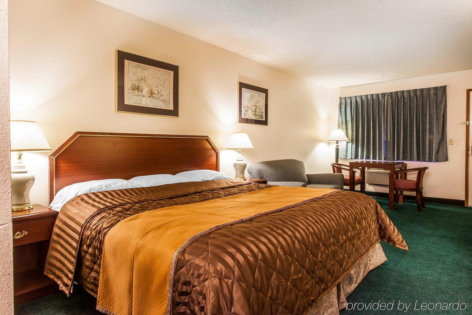 Econolodge Everett Bagian luar foto